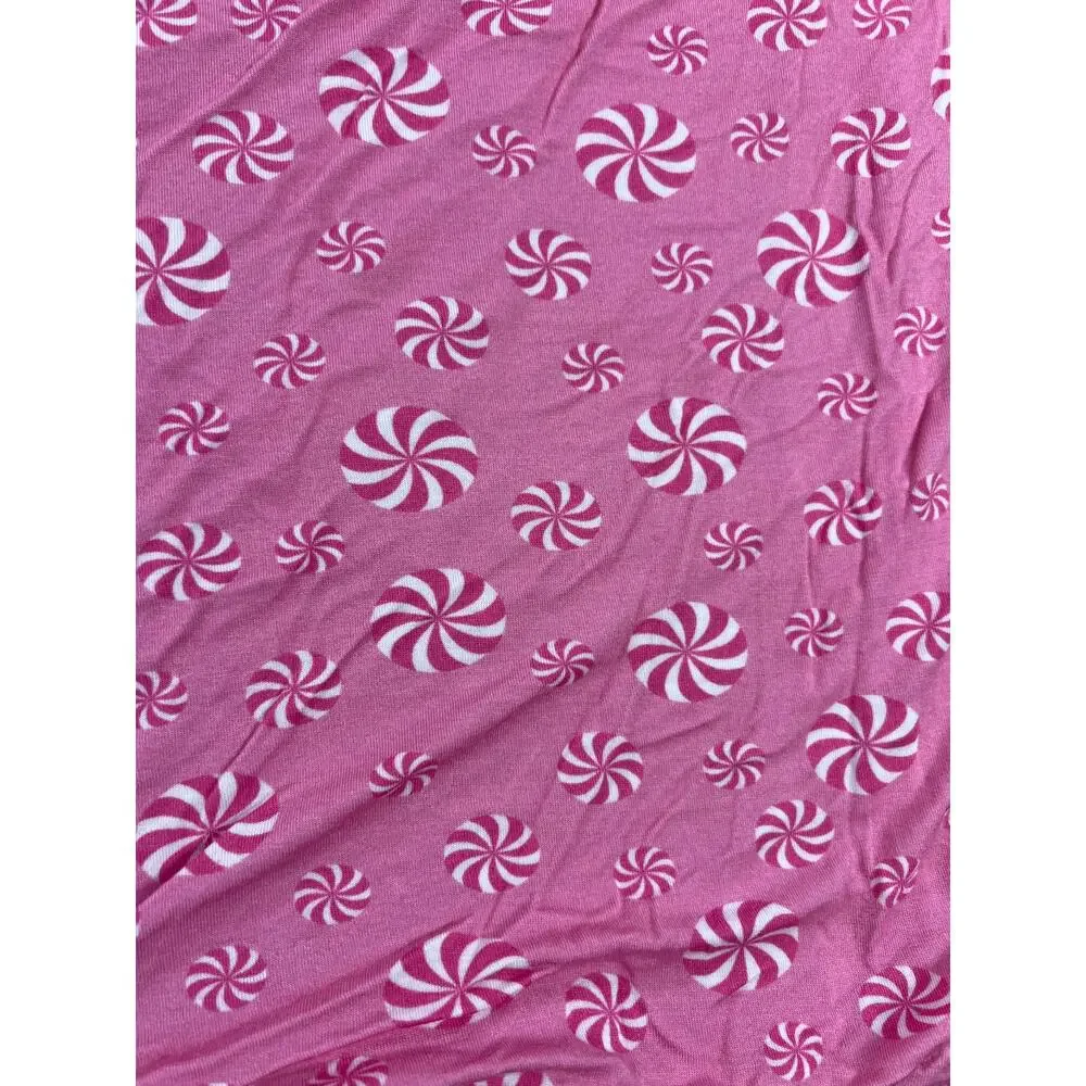 Posh Peanut Queen of Snowflakes Ruffled Luxe Patoo Bamboo Blanket 60x60